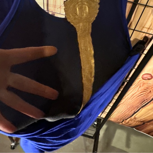 Hot Topic - Wonder Woman Sword Tank Top - Blue - 2x - Picture 9 of 9